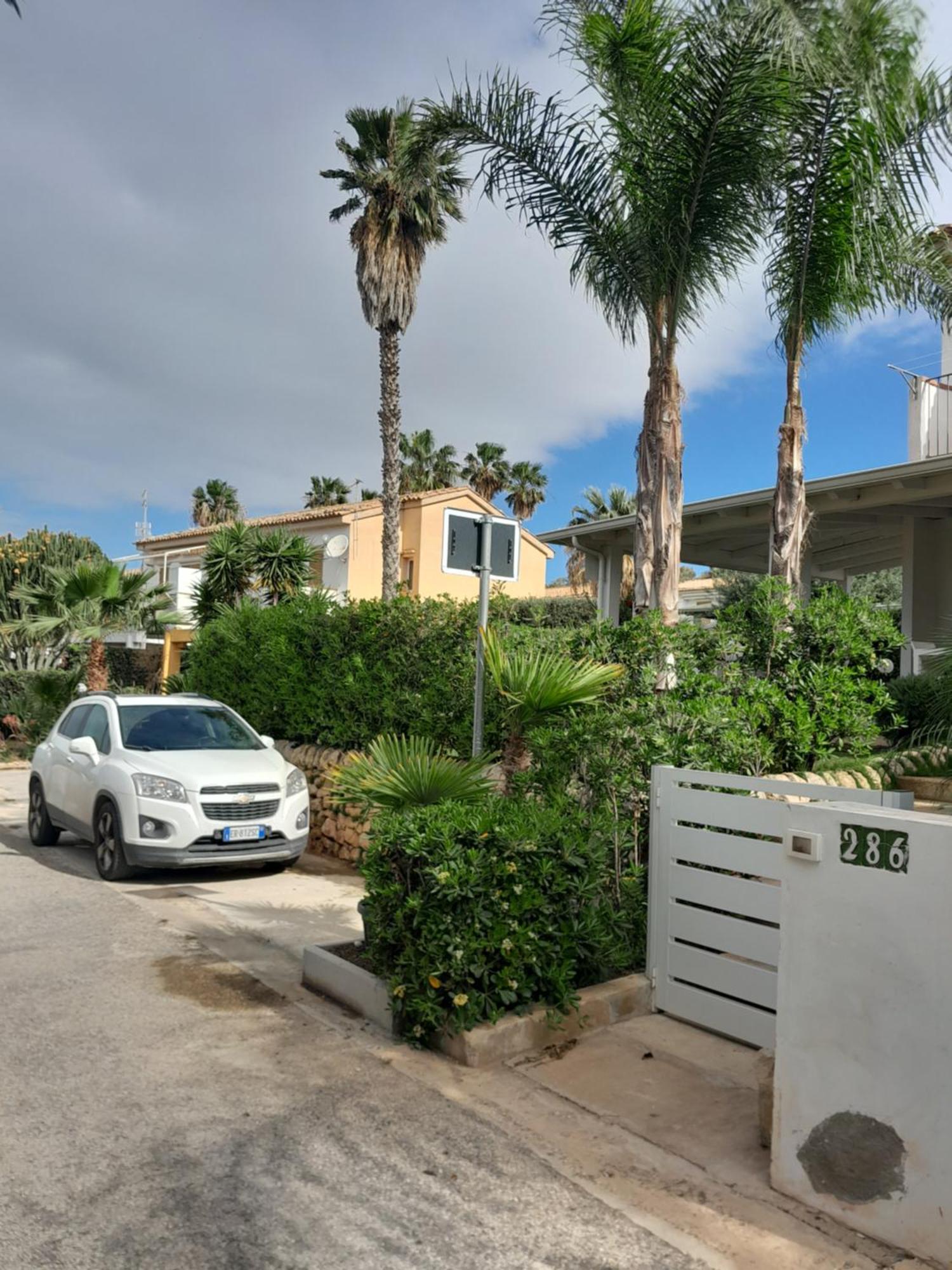 L'Oasi Di Athena Villa Ragusa Exteriör bild
